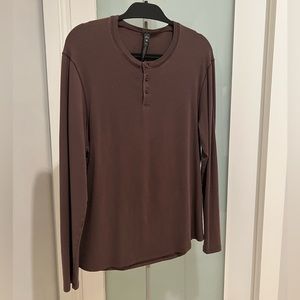 (LIGHTLY WORN) Men’s M Lululemon Henley Long Sleeve Shirt